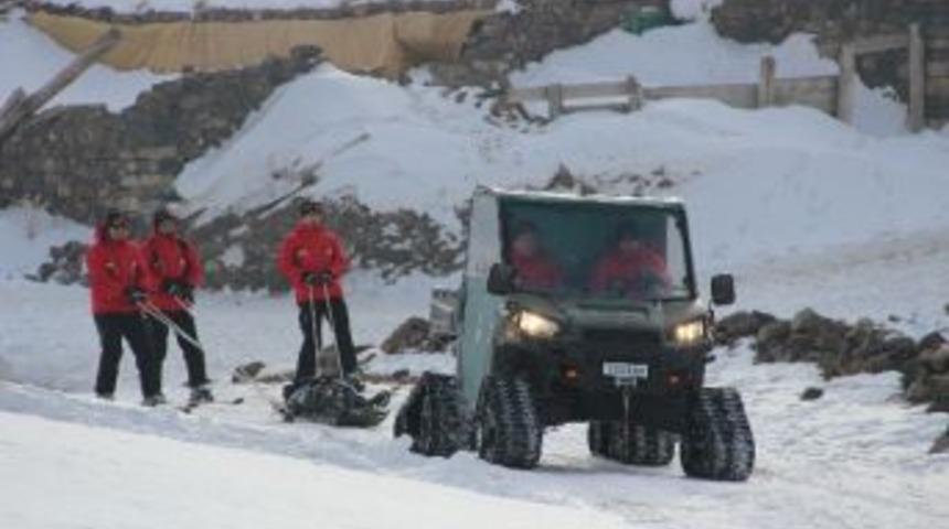 Jak Ekipleri Paland&ouml;ken&rsquo;de Hayat Kurtarıyor