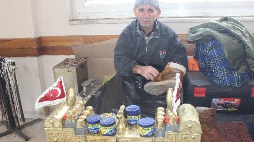 Ayakkabı Boyacısı Değil İmaj Meykır Gibi &Ccedil;alışıyor