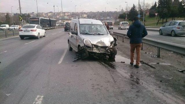 (özel) E-5’te Makas Atan Sürücünün Yol Açtığı Zincirleme Kaza Kamerada