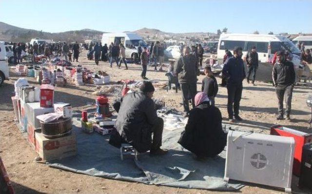 Şanlıurfa’Da, Bit Pazarı Yoksulların Yüzünü Güldürüyor