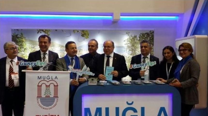 Vali Amir &Ccedil;i&ccedil;ek Emıtt Turizm Fuarını Değerlendirdi