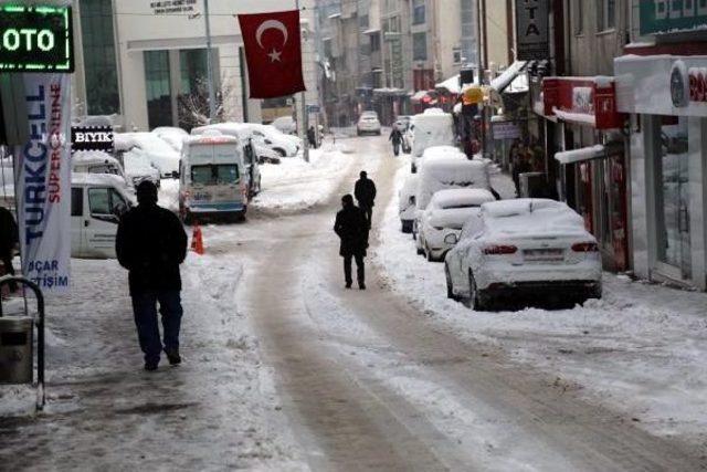 Artvin’De Yoğun Kar Yağışı Hayatı Olumsuz Etkiliyor