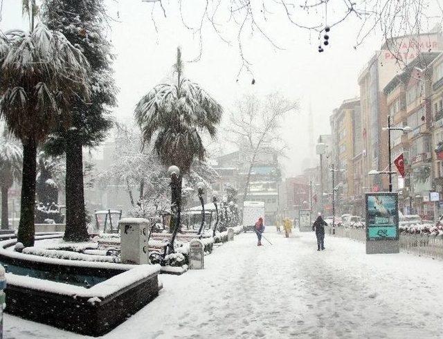 Rize’de Yoğun Kar 346 Köy Yolunu Ulaşıma Kapattı