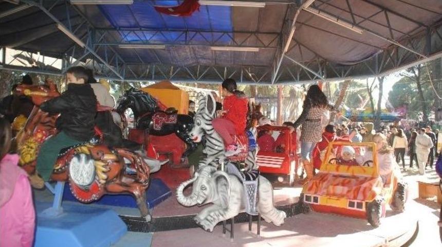 Aydın&rsquo;da Yarı Yıl Tatili Lunaparkları Doldurdu