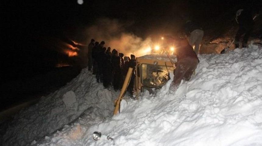 Karla M&uuml;cadele Ekibinin &Uuml;zerine &Ccedil;ığ D&uuml;şt&uuml;