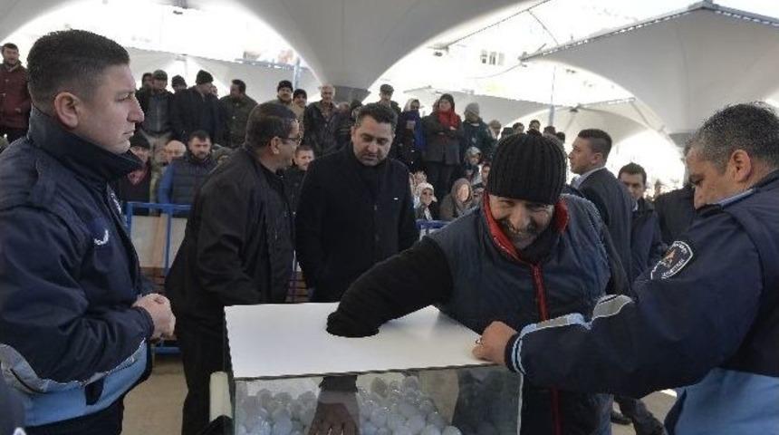 Muratpaşa&rsquo;da 850 Pazarcı Esnaf Kura &Ccedil;ekti