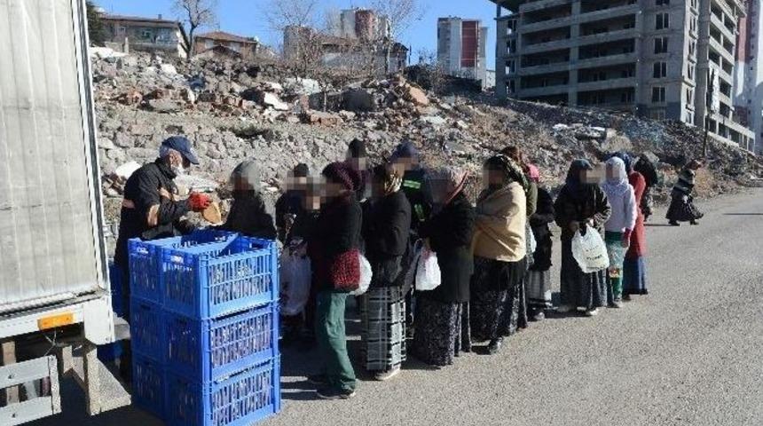 B&uuml;y&uuml;kşehir&rsquo;den İhtiya&ccedil; Sahibi Ailelere Ekmek Yardımı