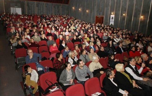 Türk Sanat Müziği Korosu Konserine Vatandaşlardan Yoğun İlgi