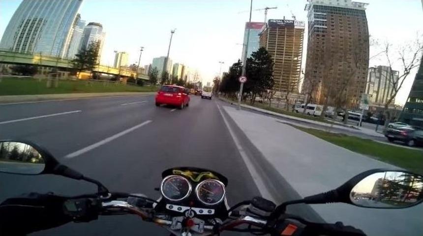 (&ouml;zel Haber) Motosiklet Kazası Kamerada