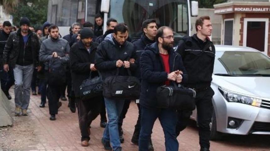 Kocaeli'de 12 Fet&ouml; Ş&uuml;phelisi Adliyeye Sevk Edildi