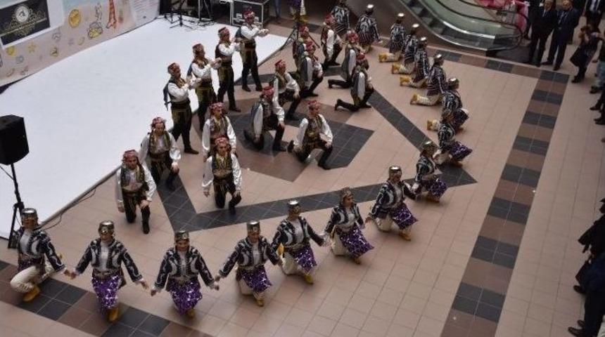 Emıtt&rsquo;e Halk Dansları G&ouml;sterisi