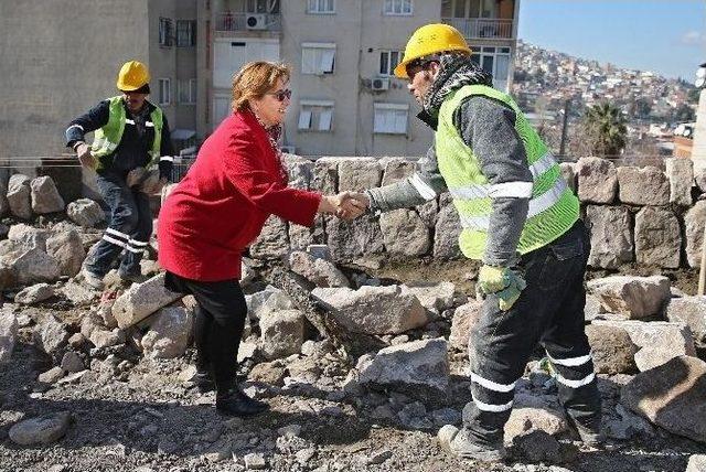 İhale İptal Edildi, Çöken Duvarı Belediye Ekipleri Ördü