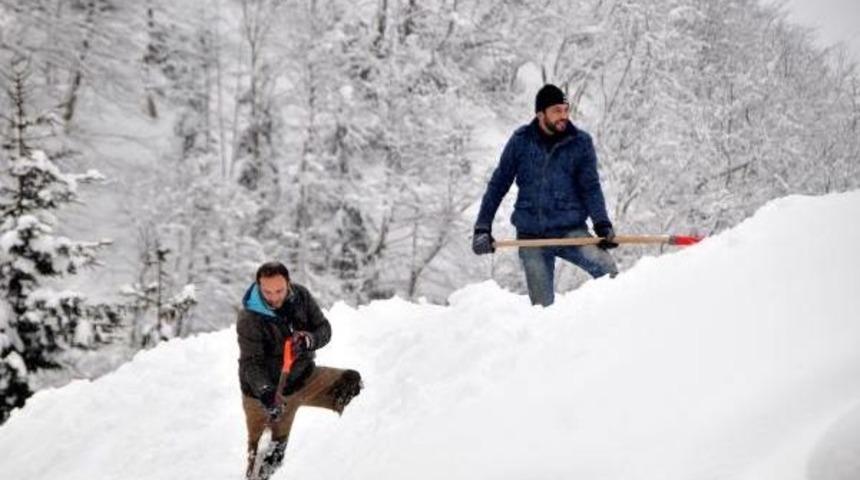 Rize&rsquo;De 346 K&ouml;y Yolu Ulaşıma Kapandı