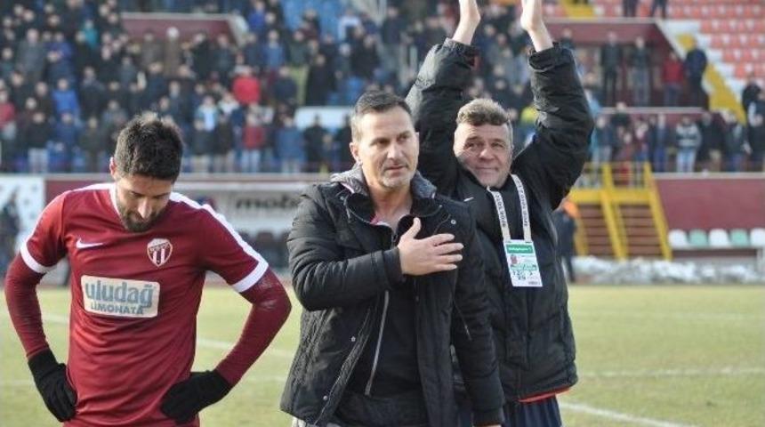 İneg&ouml;lspor&rsquo;da Y&uuml;zler Erg&uuml;n Penbe İle G&uuml;ld&uuml;