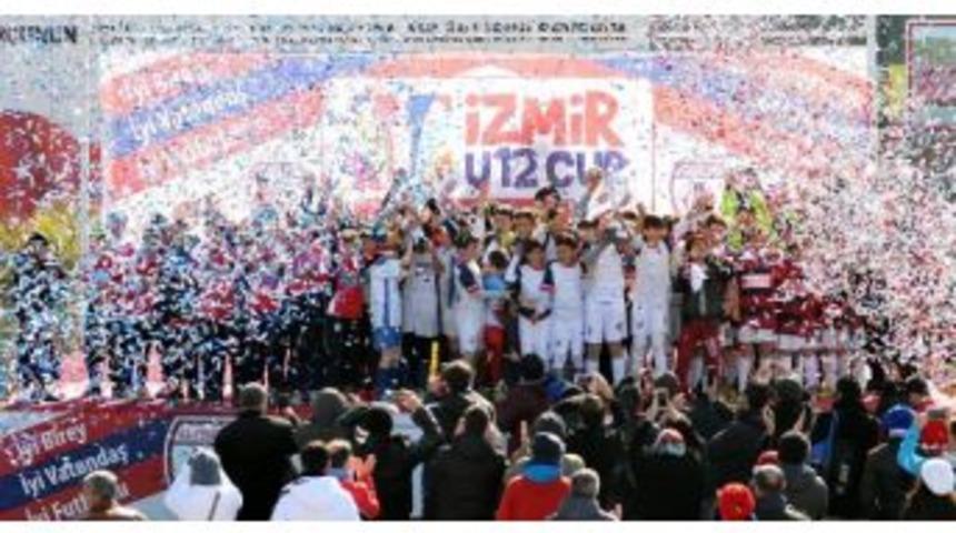 İzmir Cup'a Yakıştı