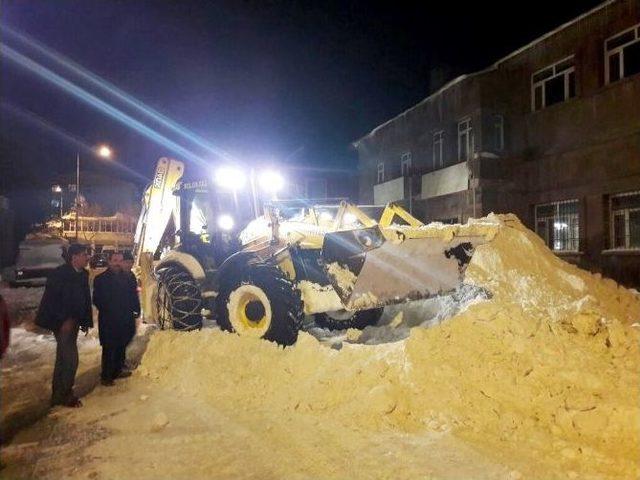 Ahlat Belediyesinden Karla Mücadele Çalışması