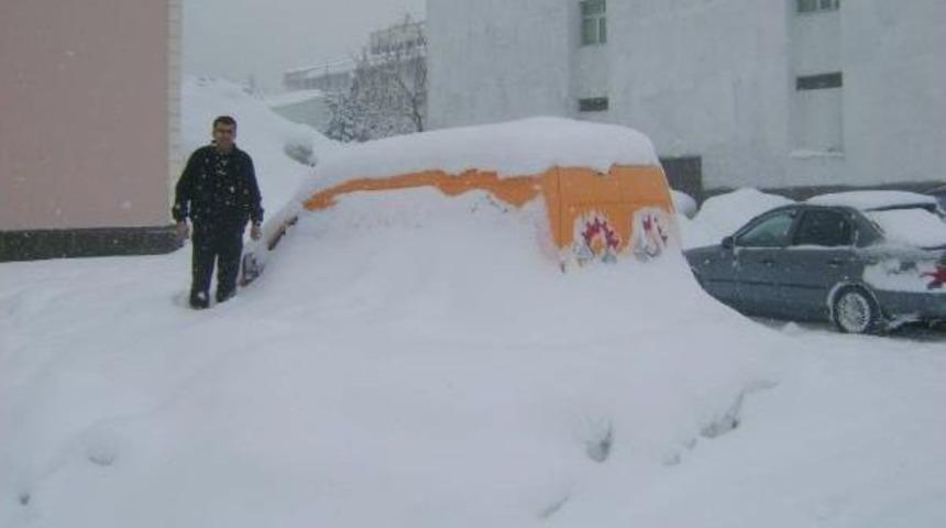 Kar Ve Tipi, Doğu'da 813 K&ouml;y&uuml;n Yolunu Kesti