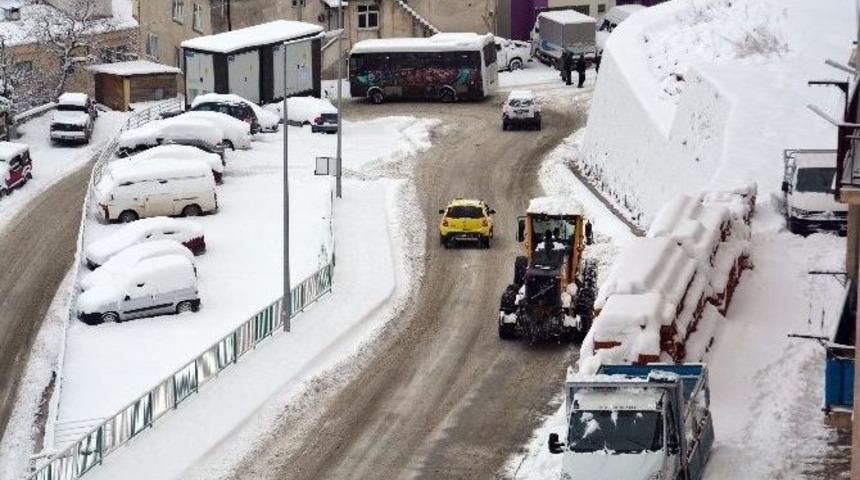 Artvin’de Kar Yağışı Etkisini Arttırdı