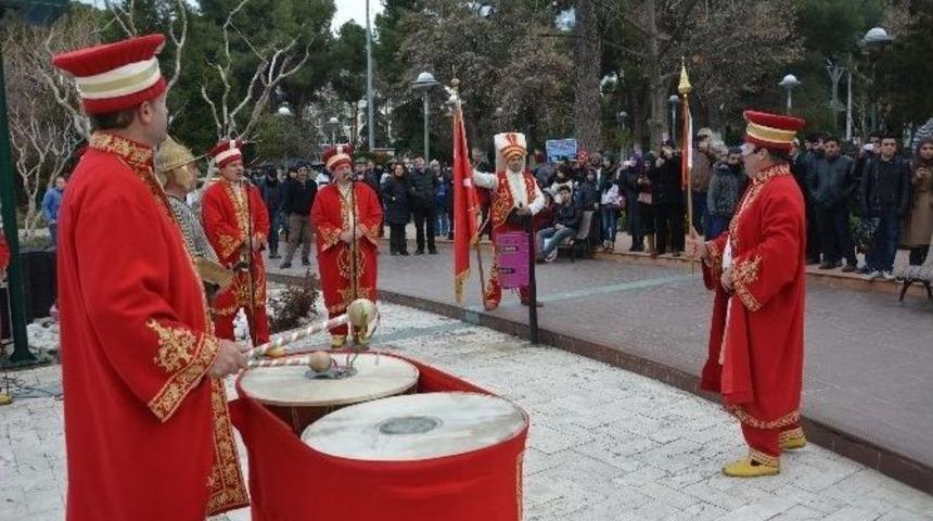 Şehzadeler Mehteri Halkın Beğenisini Topluyor