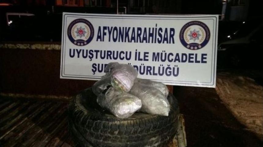 Polisin Durdurduğu Ara&ccedil;ta 4 Kilo 838 Gram Esrar Ele Ge&ccedil;irildi