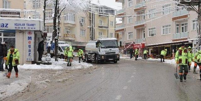 Trabzon Büyükşehir Belediyesi Şehrin Her Noktasında Kar Mücadelesine Devam Ediyor