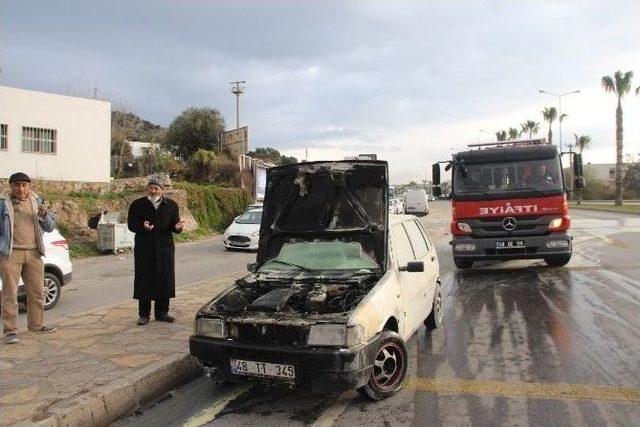 Bodrum’da Otomobil Bir Anda Alev Aldı