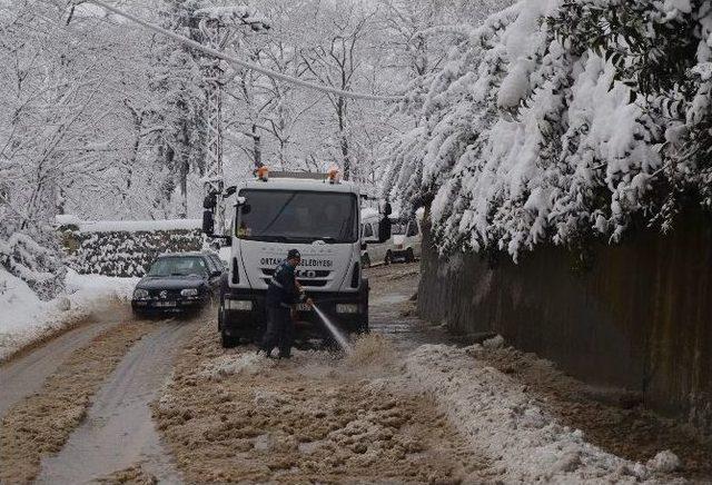 Trabzon’da Kar Hayatı Olumsuz Etkiliyor