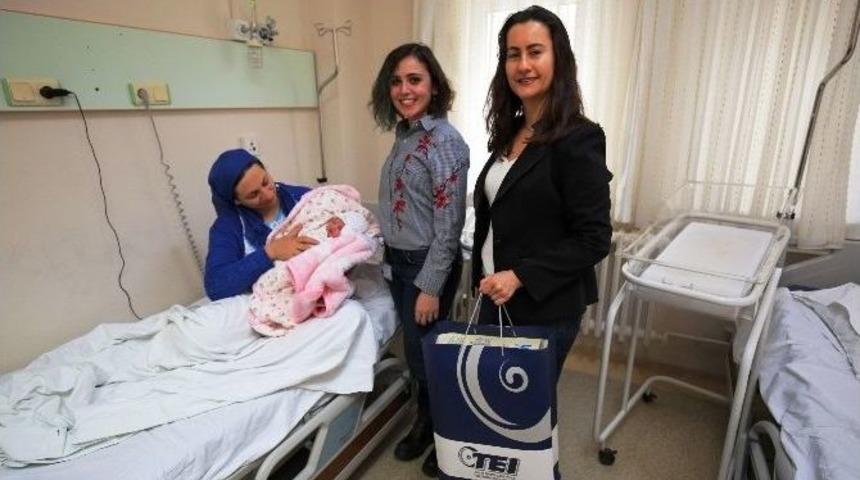 Tei&rsquo;den Kuruluş Yıl D&ouml;n&uuml;m&uuml;nde Annelere Ziyaret