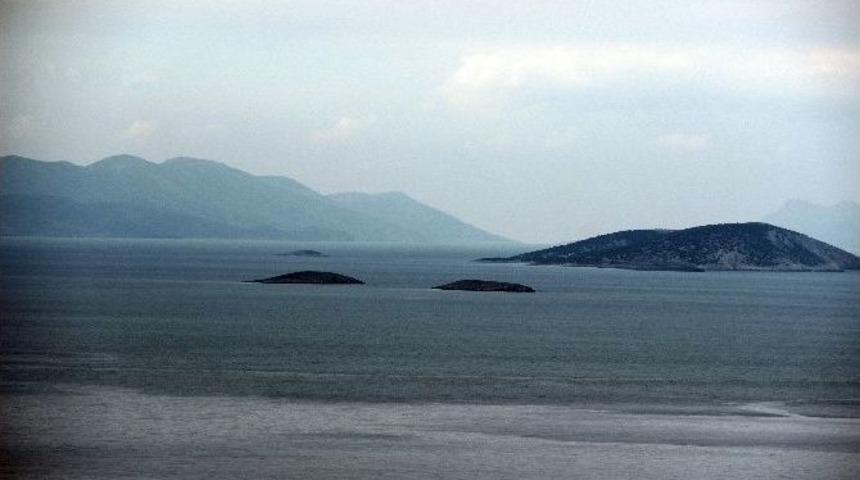 Kardak Kayalıklarında Sesiz Bekleyiş