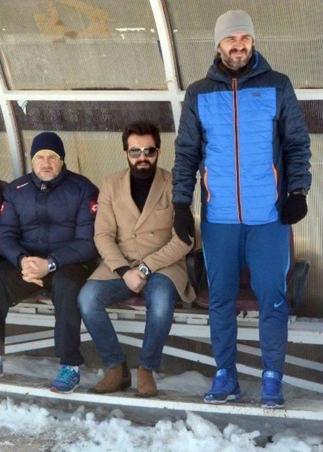 B.b. Erzurumspor’da Galibiyet Sevinci Yaşanıyor