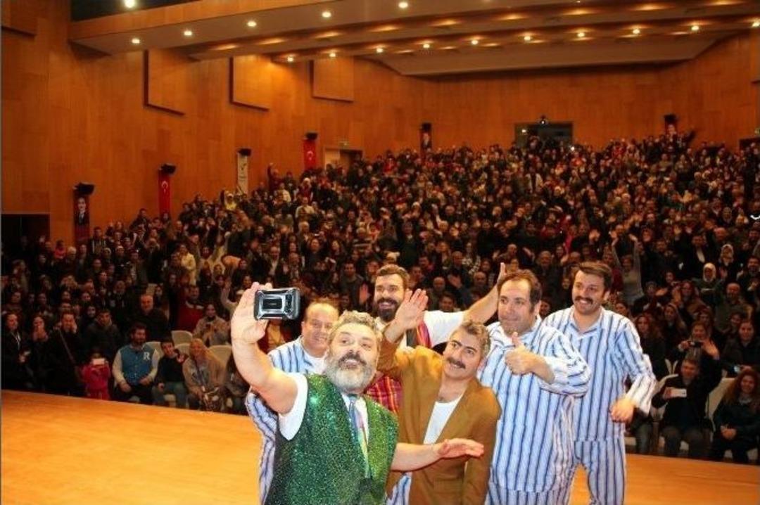 &rsquo;pijamalı Adamlar&rsquo; Manavgat&rsquo;ı Kahkahaya Boğdu