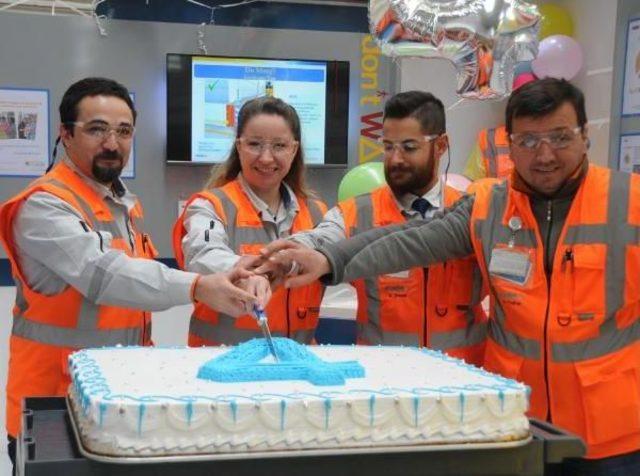 Fabrikada Kazasız Geçen 4 Yıla Pastalı Kutlama