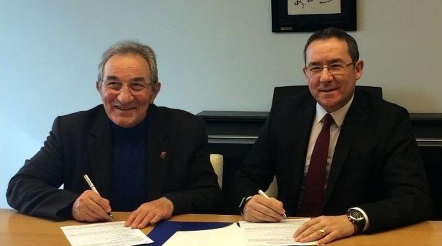 Boğazi&ccedil;i Kıtalararası Y&uuml;zme Yarışı&rsquo;nın Sağlık Sponsoru Belli Oldu