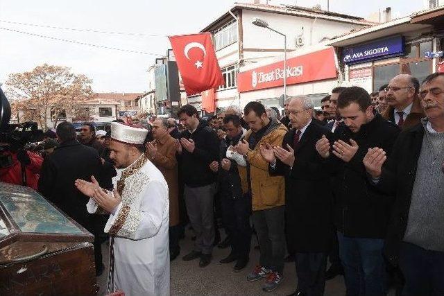 Chp Güdül İlçe Başkanı Uğur Öngay Son Yolculuğuna Uğurlandı