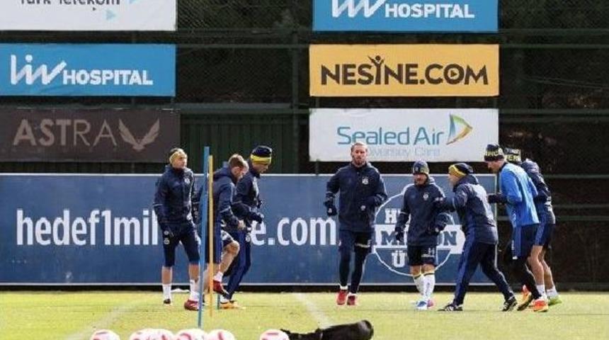 Fenerbah&ccedil;e'de Derbi Mesaisi Başladı