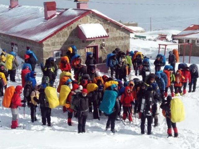 Milli Dağcılar, Çığ Tehlikesi Nedeniyle Zirve Yapamadı