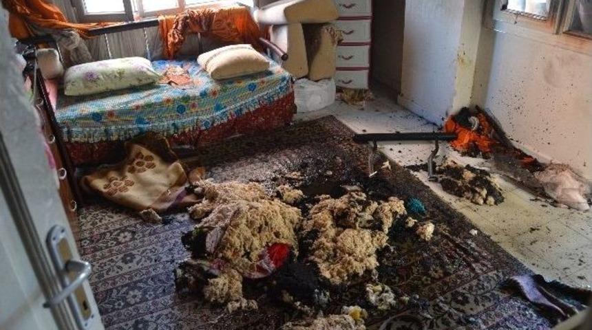 &Ccedil;akmakla Oynayan &Ccedil;ocuk Evi Yaktı