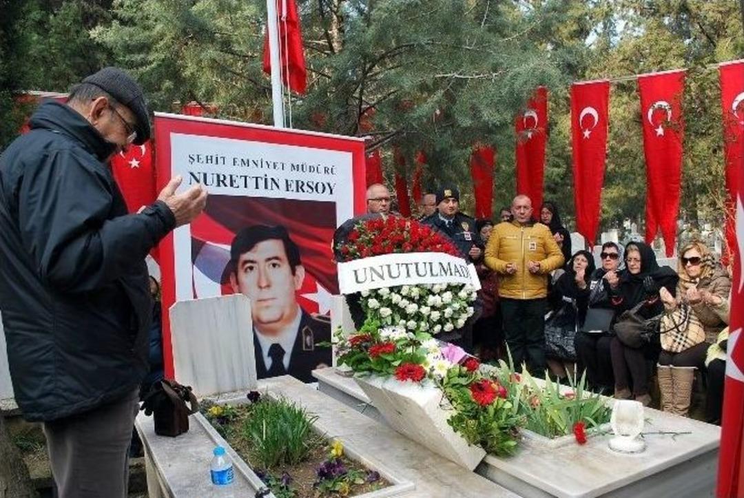 Şehit Emniyet M&uuml;d&uuml;r&uuml; Ersoy, Mezarı Başında Dualarla Anıldı