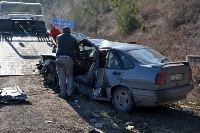 Karabük'te 2 Otomobil Çarpıştı: 5 Yaralı