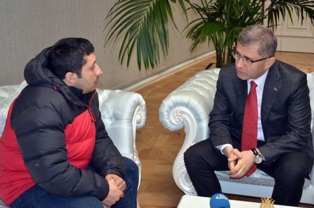 İşsiz Baba Ve Hasta &Ccedil;ocuklara Belediyeden Yardım Eli