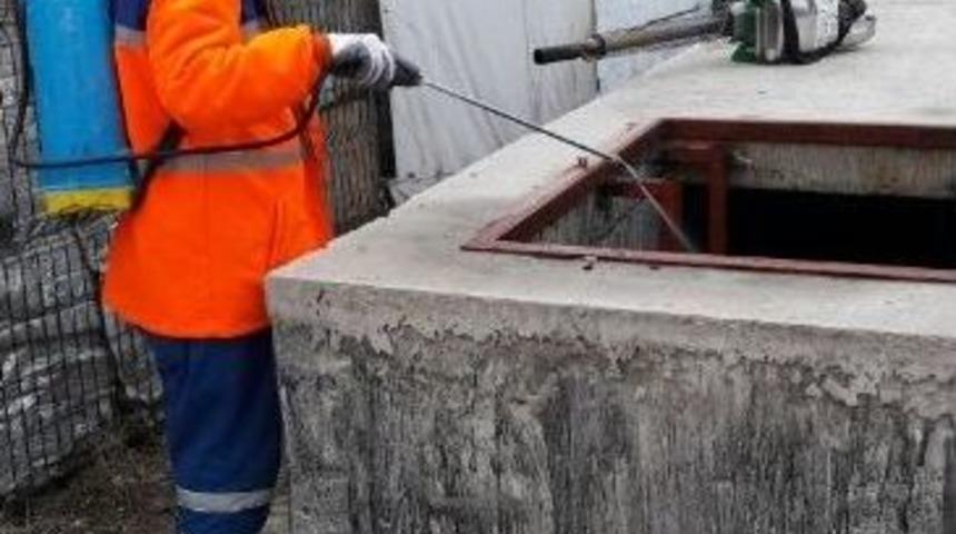 B&uuml;y&uuml;kşehir Belediyesi Karasinek Ve Sivrisineklere Karşı Kışlak İla&ccedil;lama &Ccedil;alışması Yapıyor