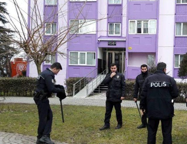 Otomobil Çalan Cezaevi Firarisi Apartmanın Çatısında Yakalandı