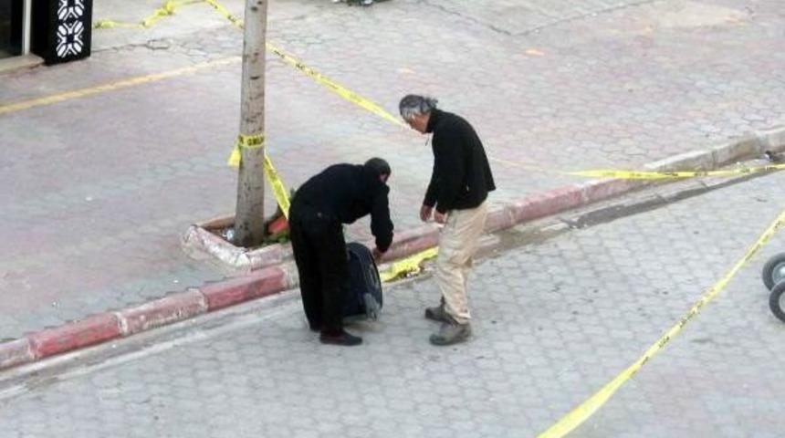 Kaldırımdaki Ş&uuml;pheli Bavul Korkuttu