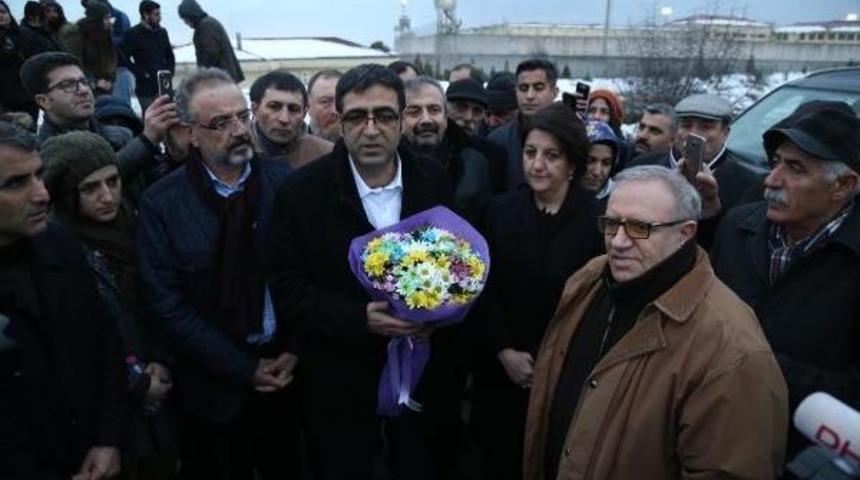 İdris Baluken Cezaevinden &Ccedil;ıktı