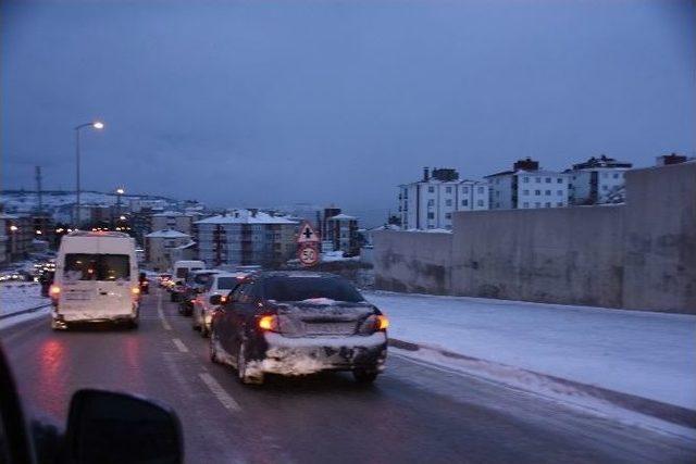 Sinop Yollar Buz Pistine Döndü