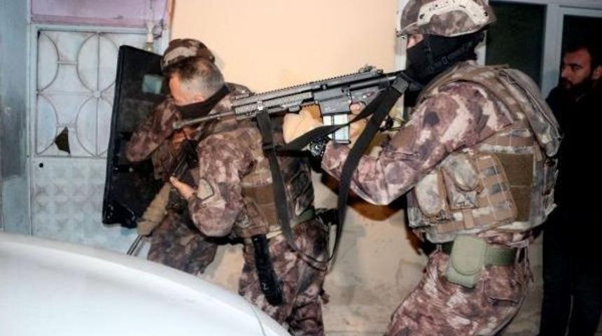 İstanbul'da Bin Polisin Katılımıyla Uyuşturucu Operasyonu