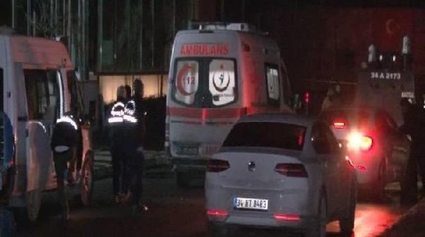 Gaziosmanpaşa'da "dur" Ihtarına Uymayan Şüphelilerle Polis Arasında Çatışma: 1 Ölü, 1 Yaralı