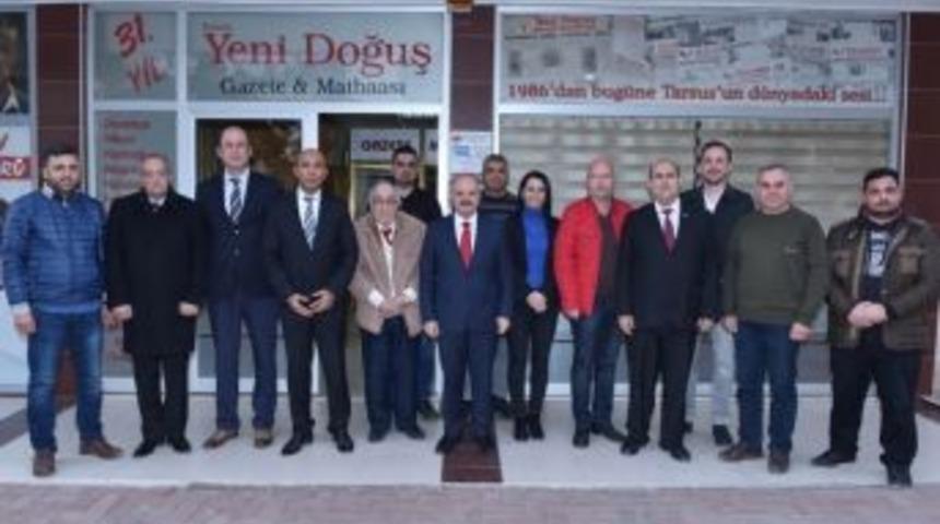 Vali &Ccedil;akacak, Tarsuslu Gazetecilerle Buluştu