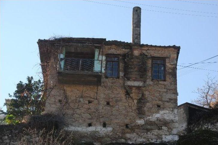 Bir Asırda Üç İsim Değiştiren Cumalar, Tarih Kokuyor G5