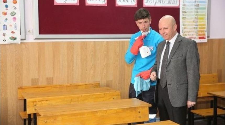 Kocasinan Belediyesi &rsquo;okul Temizlik Hijyen Ekibi&rsquo; İle Okulları Temizliyor